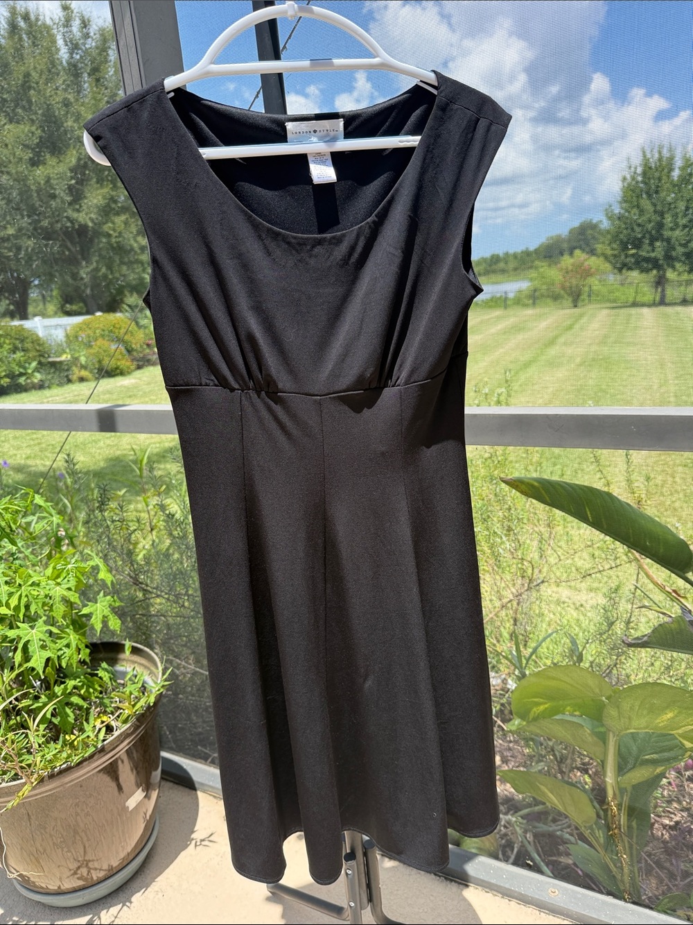 London Style Black Sleeveless Scoop-Neck Mini Dress